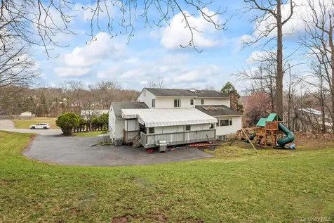 20 Algonquin Circle Airmont NY 10952