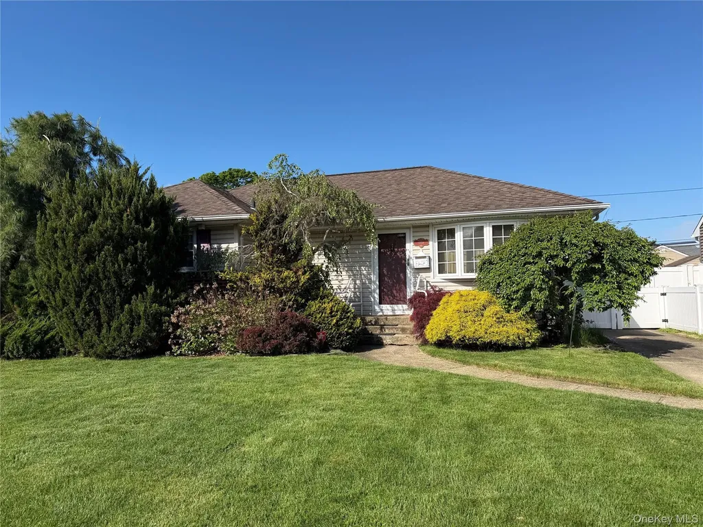 1108 Mcdonald Avenue Wantagh NY 11793