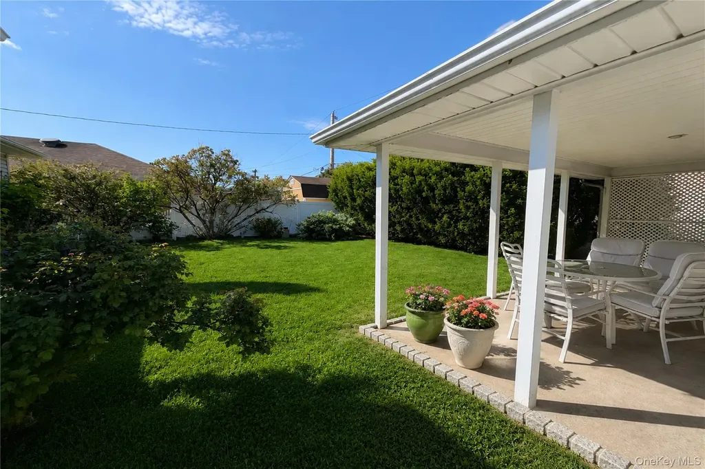 1108 Mcdonald Avenue Wantagh NY 11793