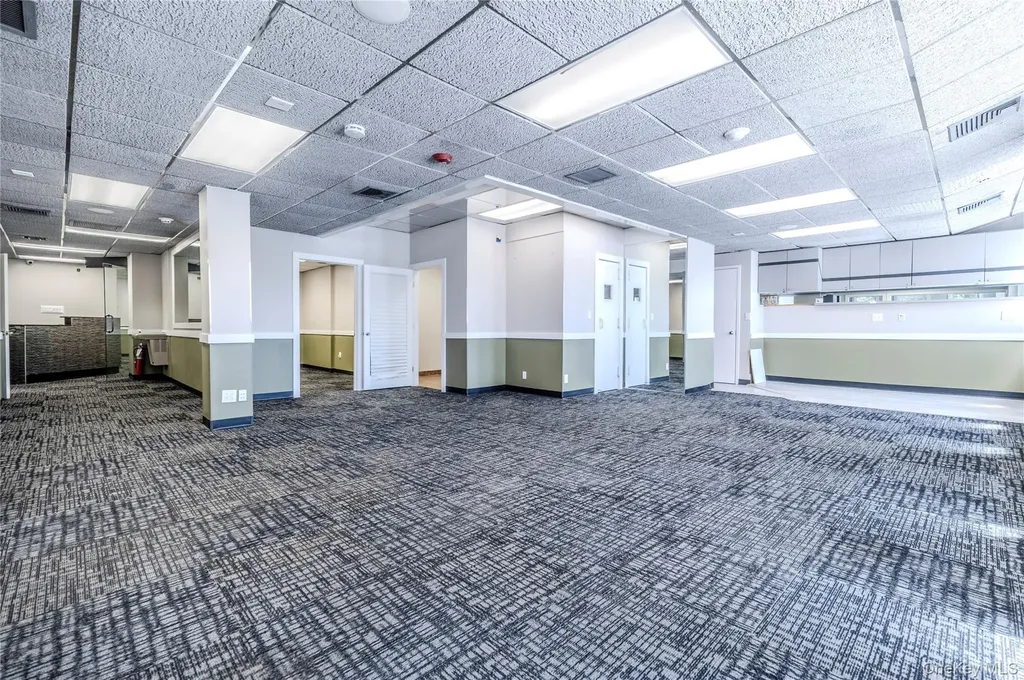 1575 Hillside Avenue New Hyde Park NY 11040