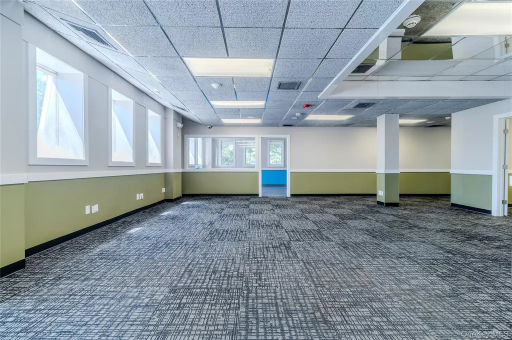 1575 Hillside Avenue New Hyde Park NY 11040