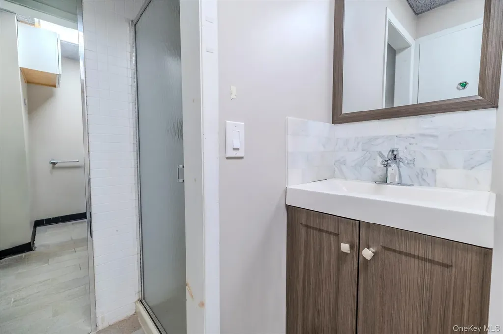 1575 Hillside Avenue New Hyde Park NY 11040