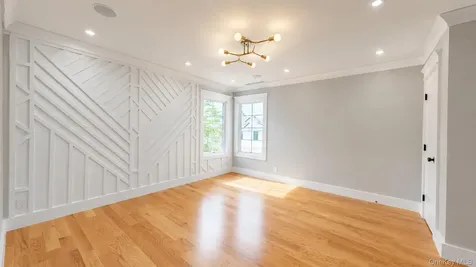 26 Kingston Avenue Hicksville NY 11801