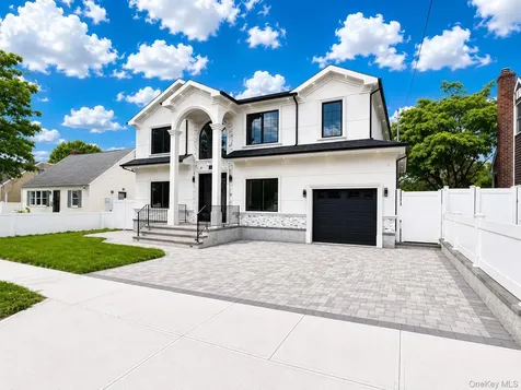 26 Kingston Avenue Hicksville NY 11801