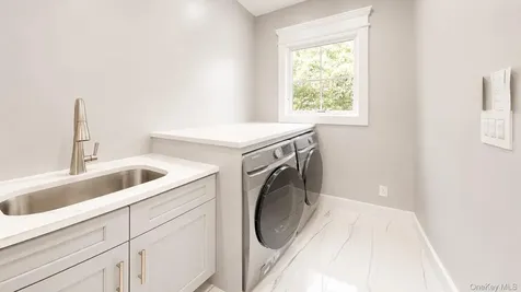 26 Kingston Avenue Hicksville NY 11801