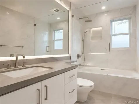 5 Eaton Road Syosset NY 11791