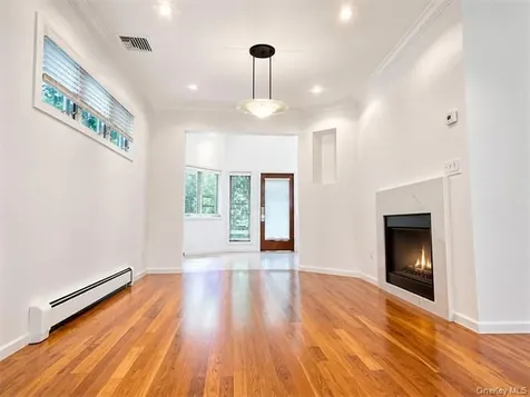 5 Eaton Road Syosset NY 11791