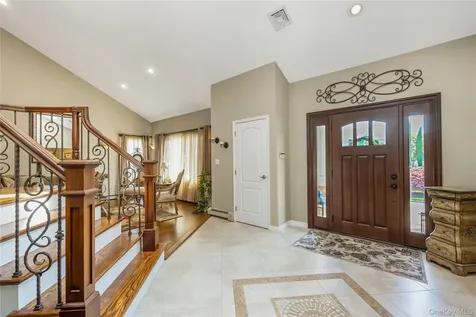 164 Pace Drive S West Islip NY 11795