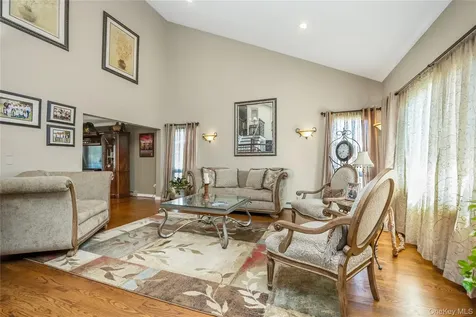 164 Pace Drive S West Islip NY 11795