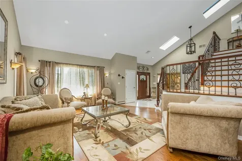 164 Pace Drive S West Islip NY 11795