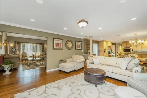 164 Pace Drive S West Islip NY 11795