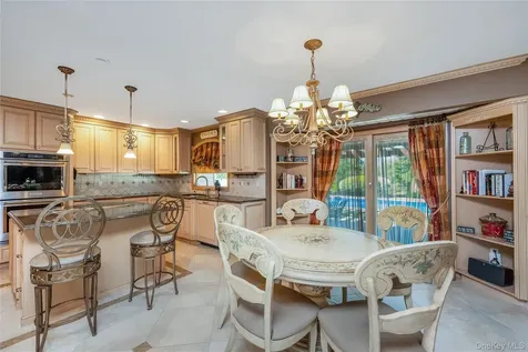 164 Pace Drive S West Islip NY 11795
