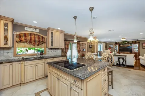 164 Pace Drive S West Islip NY 11795