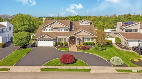 164 Pace Drive S West Islip NY 11795
