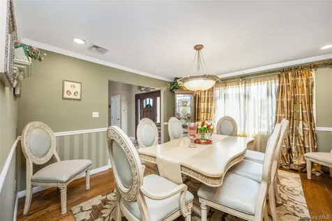 164 Pace Drive S West Islip NY 11795