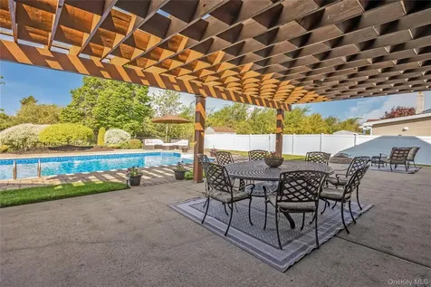164 Pace Drive S West Islip NY 11795