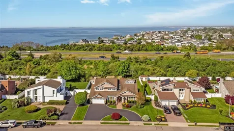164 Pace Drive S West Islip NY 11795