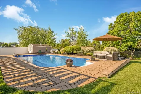 164 Pace Drive S West Islip NY 11795