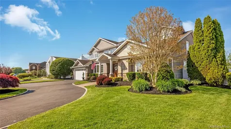 164 Pace Drive S West Islip NY 11795