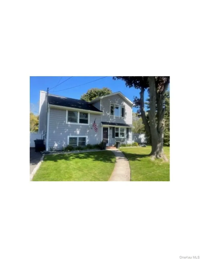 577 Oak Avenue Bohemia NY 11716