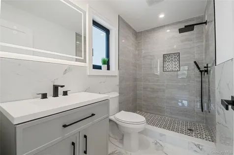 845 Islip Avenue Central Islip NY 11722