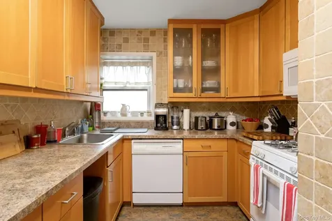 330 S Broadway Tarrytown NY 10591