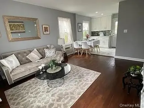 4 West Court Bethpage NY 11714