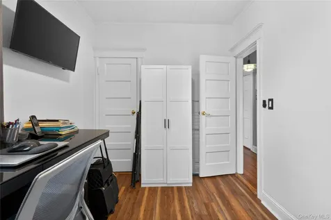 117 Greenvale Avenue Yonkers NY 10703