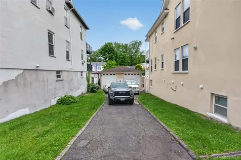 117 Greenvale Avenue Yonkers NY 10703