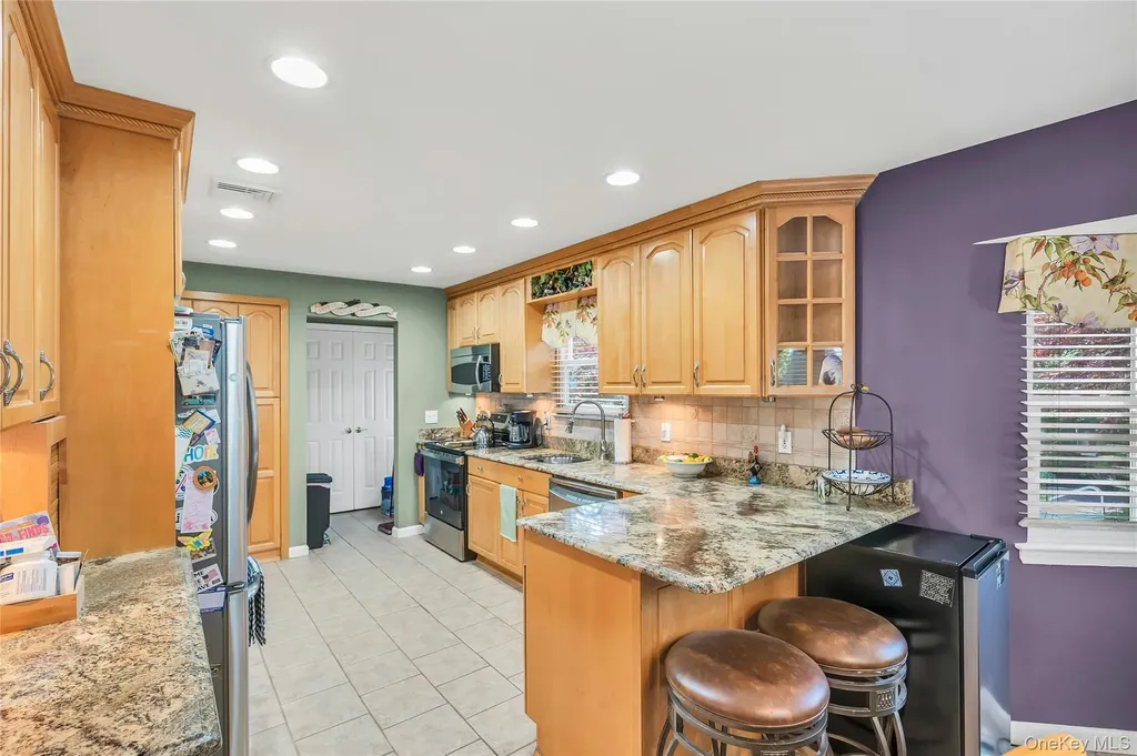 18 Ron Court Commack NY 11725