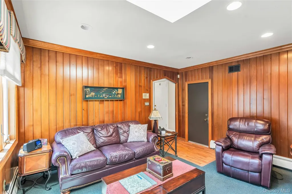 18 Ron Court Commack NY 11725
