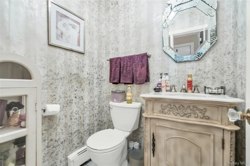 18 Ron Court Commack NY 11725