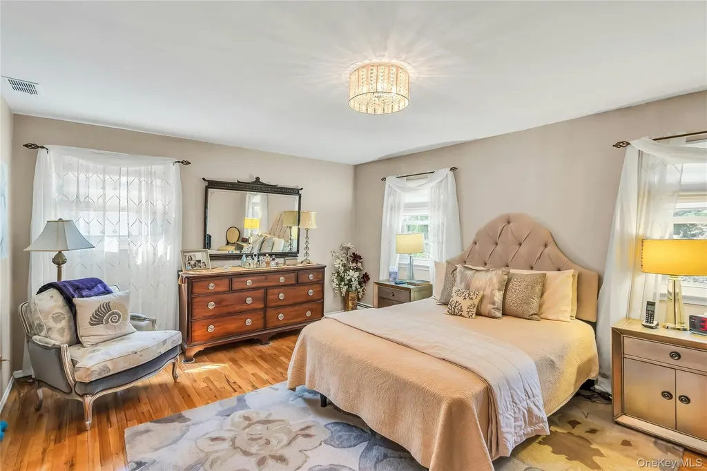 18 Ron Court Commack NY 11725