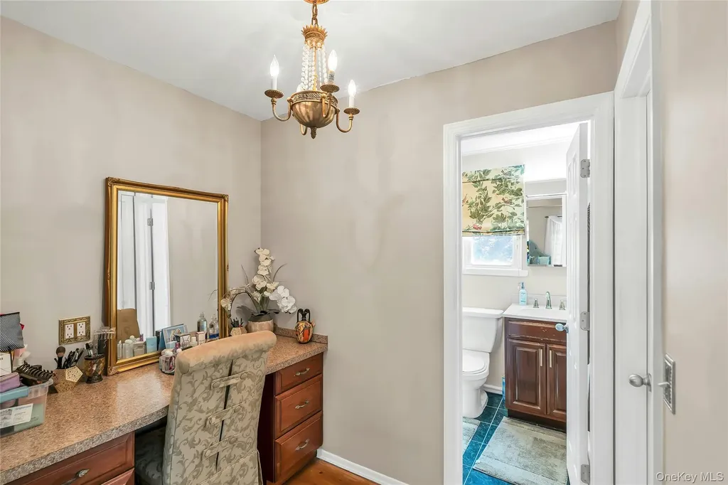 18 Ron Court Commack NY 11725