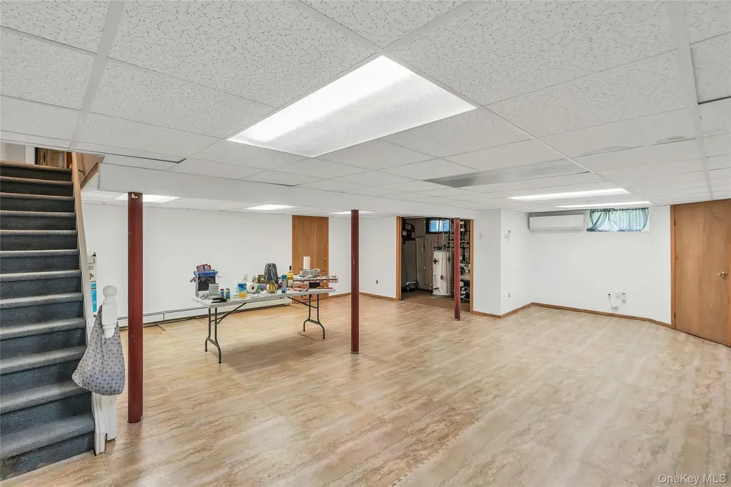 18 Ron Court Commack NY 11725