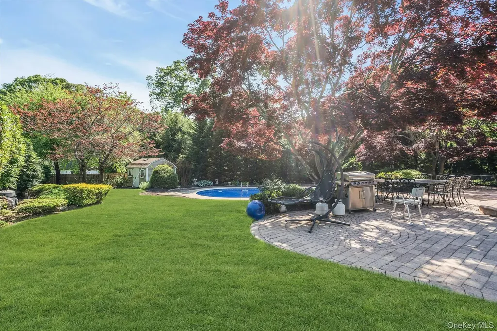 18 Ron Court Commack NY 11725