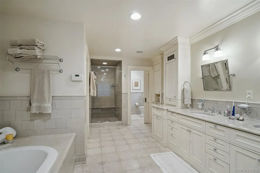 17 Eastwoods Road Pound Ridge NY 10576