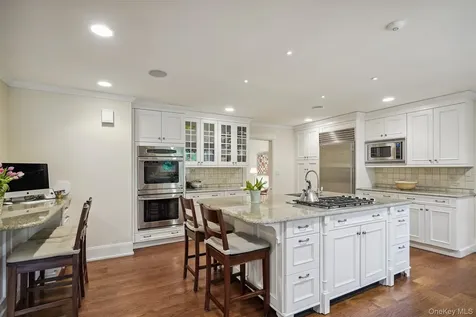 17 Eastwoods Road Pound Ridge NY 10576