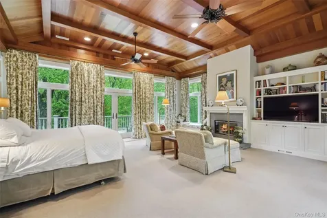17 Eastwoods Road Pound Ridge NY 10576