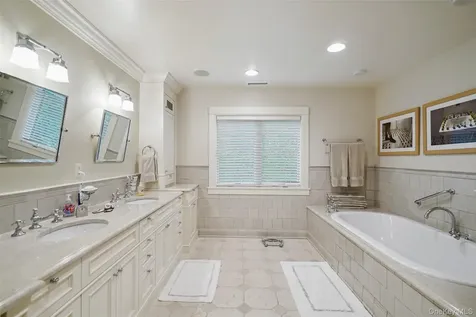 17 Eastwoods Road Pound Ridge NY 10576