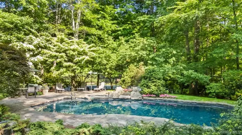 17 Eastwoods Road Pound Ridge NY 10576