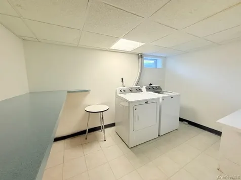 8 E Gate Plainview NY 11803