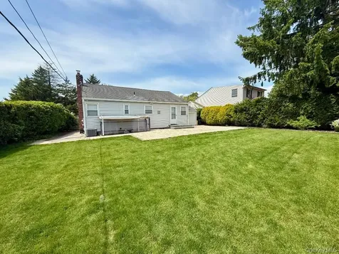 8 E Gate Plainview NY 11803