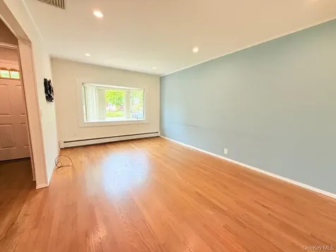 8 E Gate Plainview NY 11803