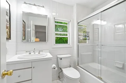 20 Revere Road Scarsdale NY 10583