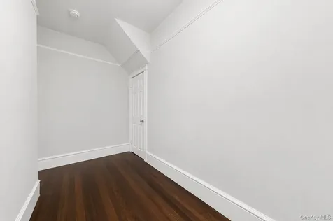 33 Manitou Avenue Poughkeepsie NY 12601