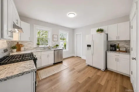 33 Manitou Avenue Poughkeepsie NY 12601