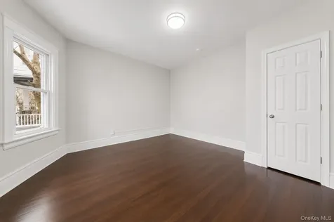 33 Manitou Avenue Poughkeepsie NY 12601