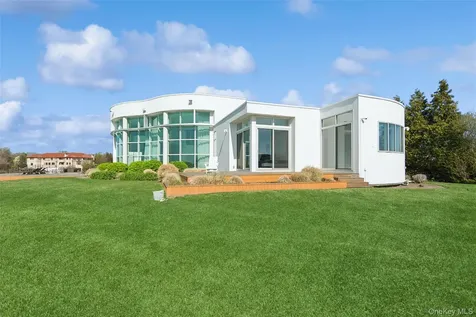 50 Heron Drive Hewlett Bay Park NY 11557