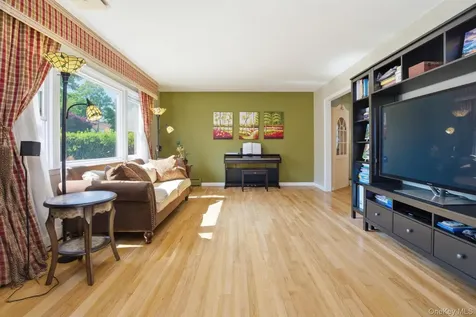 167 Gaylor Road Scarsdale NY 10583